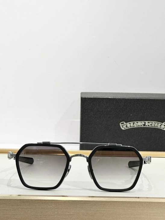 Picture of Chrome Hearts Sunglasses _SKUfw71516574fw